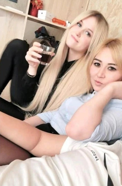中国小哥大战国外女神，身材超级的棒，粉嫩逼穴特写一根毛也没有，只会说一句中文“操我 — 2023