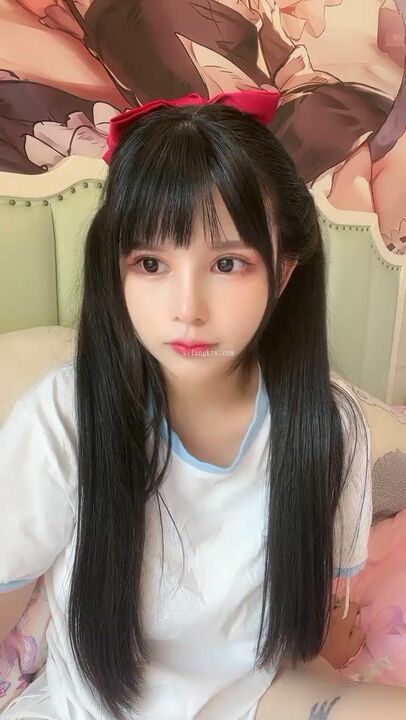 极品小仙女下海，100%心动感觉，掰开粉嫩小骚穴，道具插入呻吟 (1) — 2023
